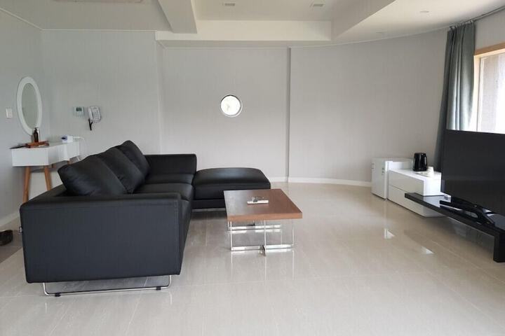 Room 34 of 62