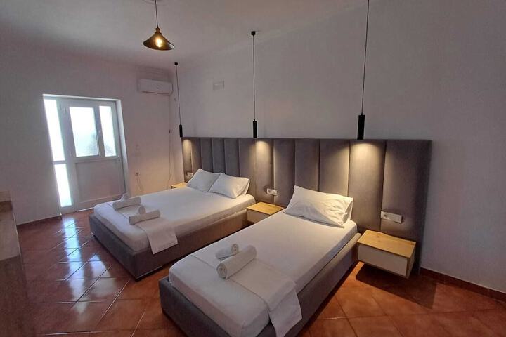 Room 68 of 85