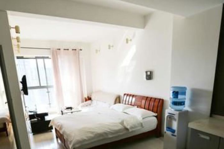 Room 12 of 93