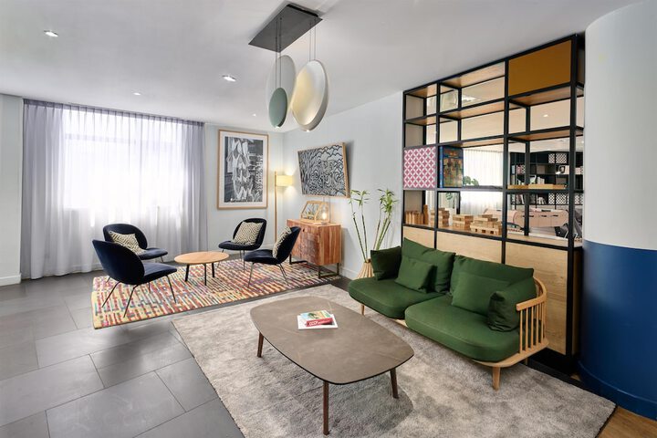 Guest Lobby