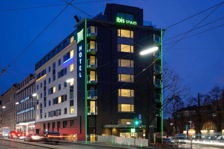Hotel 44 of 44