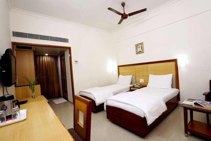 Room 12 of 41