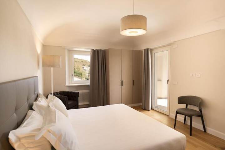 Room 6 of 17
