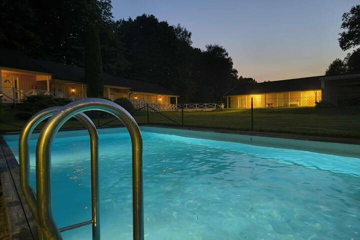 Pool 26 of 28