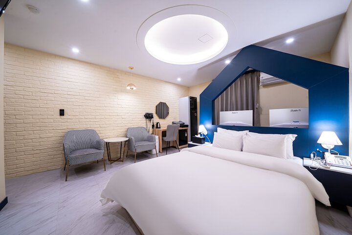 Room 35 of 57