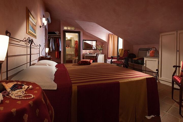 Room 6 of 44