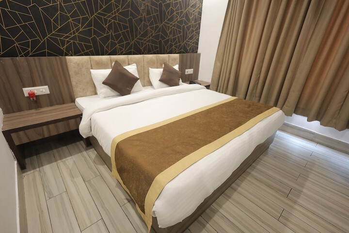 Room 3 of 13