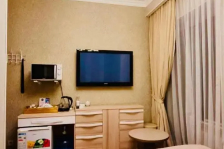 Room 12 of 13