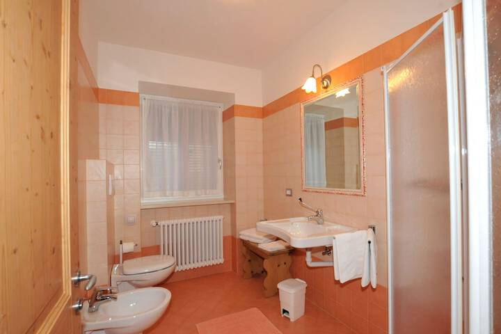 Room 15 of 23