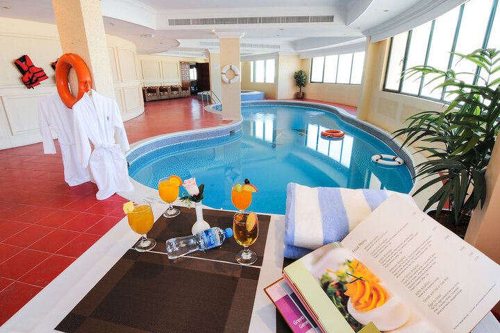 Pools & Facilities