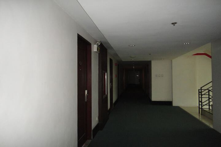 Ballroom/Hall 23 of 25