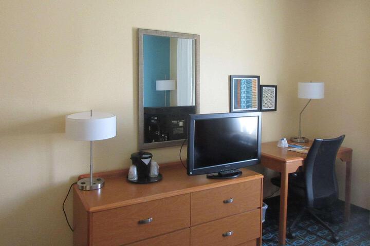 Double Accessible King Size Bed (3 of 5)