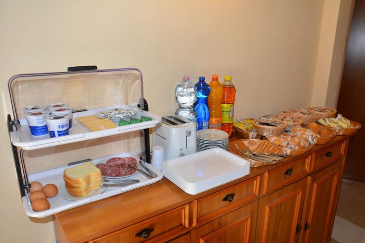 Breakfast/Coffee Service 37 of 52