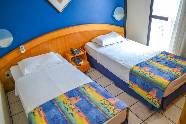 Room 6 of 32