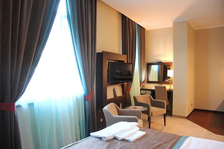 Room 46 of 81