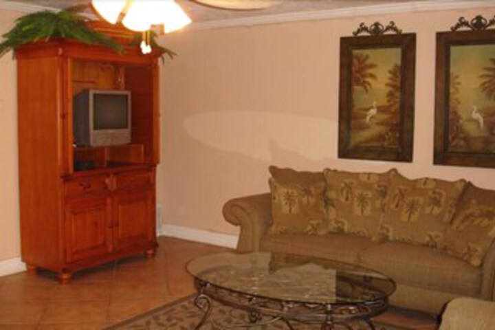 Room 6 of 13