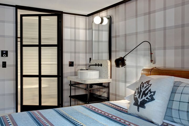 Room 15 of 62