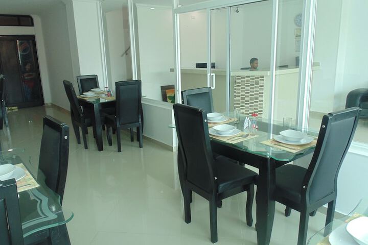 Dining 11 of 28