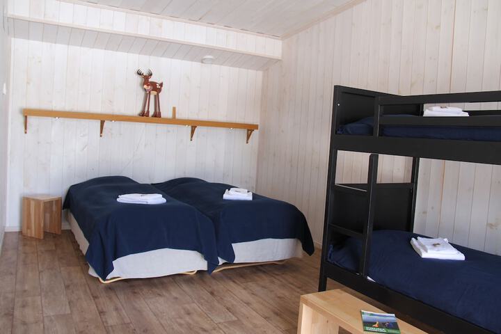 Room 3 of 37