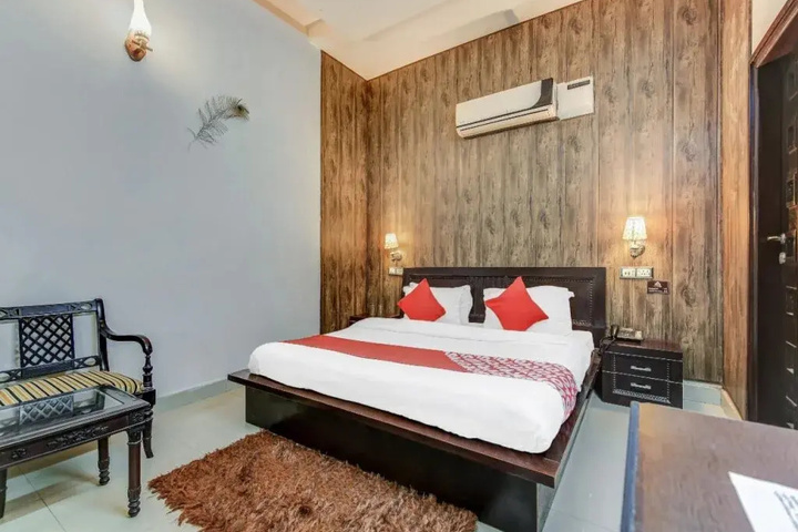 Room 3 of 11