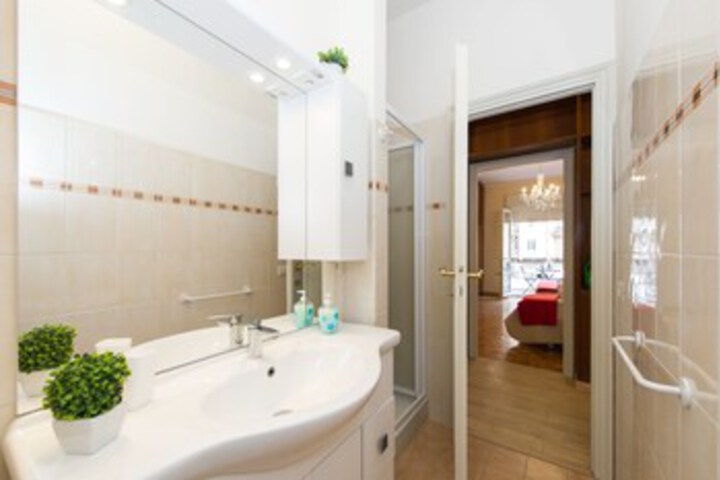 Room 20 of 157