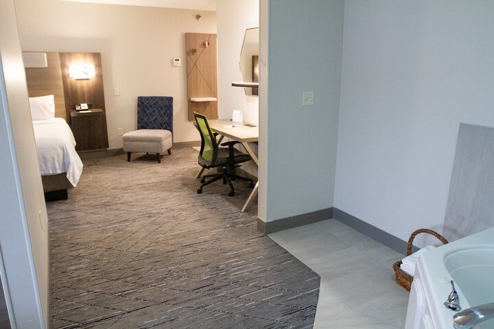Room 16 of 56
