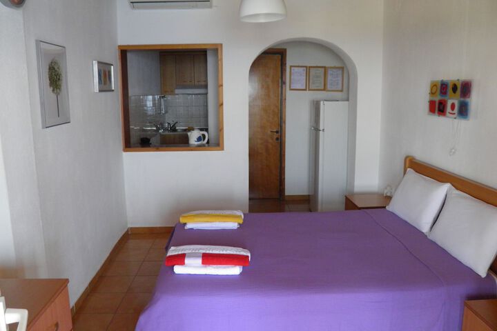 Room 2 of 16