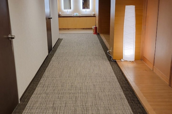 Ballroom/Hall 71 of 76