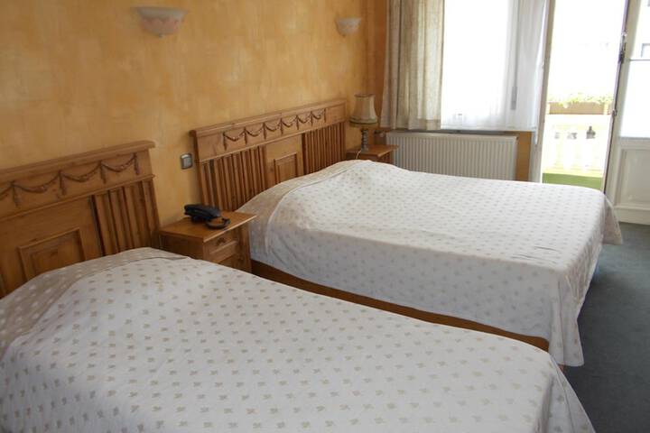 Room 15 of 35