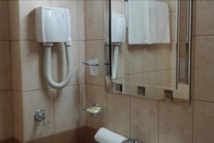 Room 5 of 34