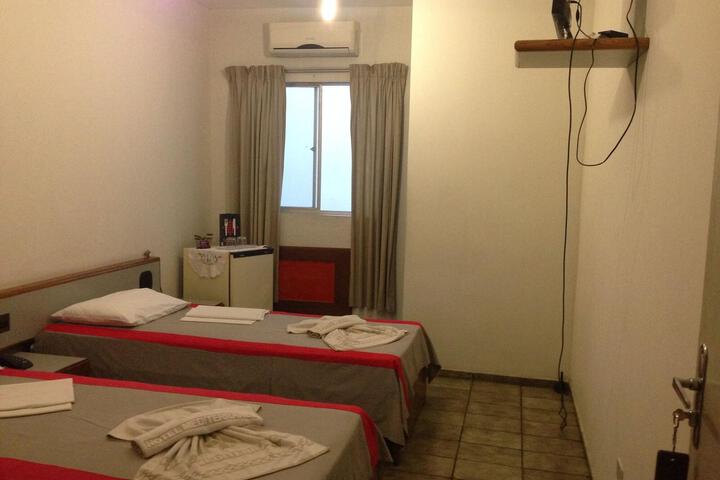 Room 11 of 28