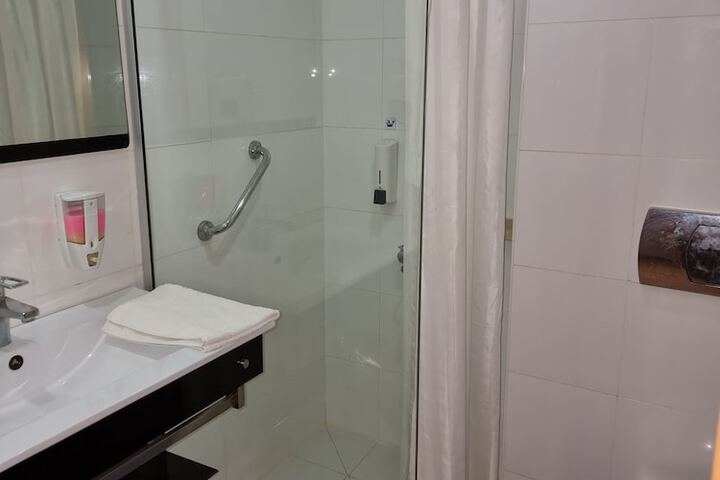Room 12 of 29