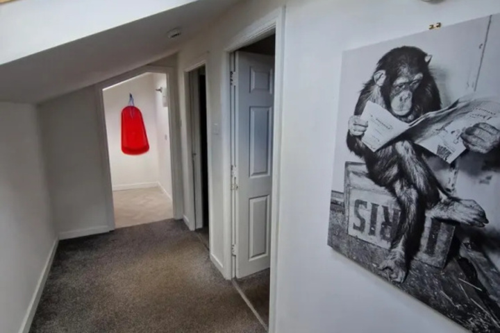Room 13 of 22