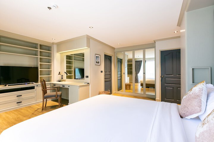 Room 5 of 28
