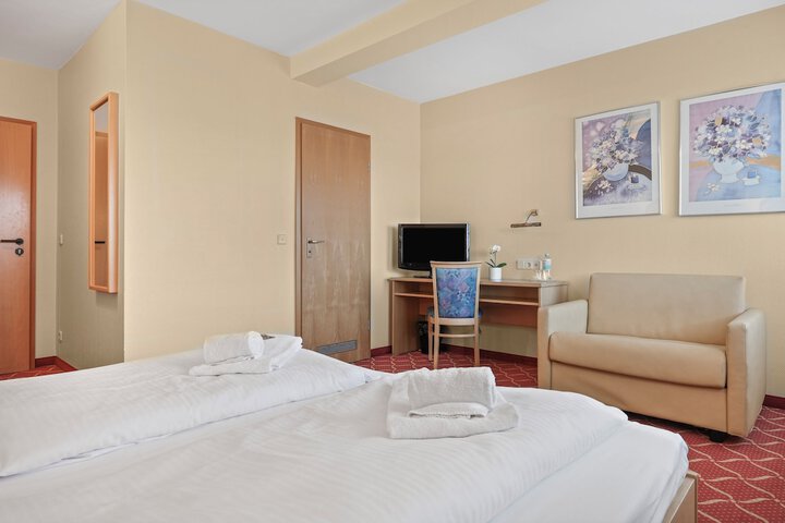 Room 6 of 55