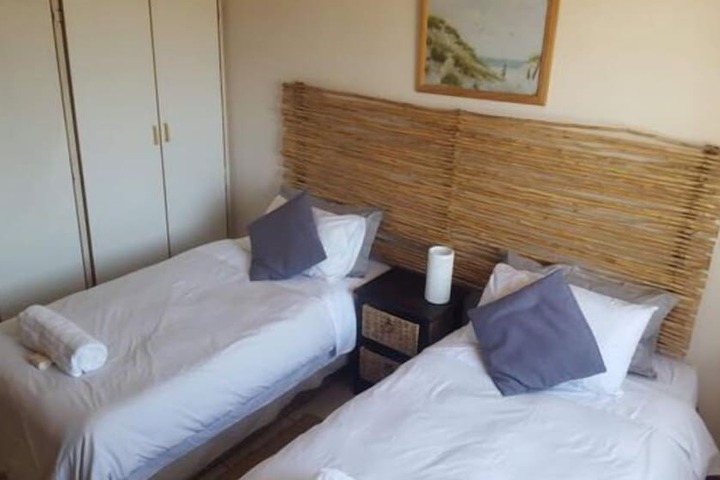 Room 8 of 25