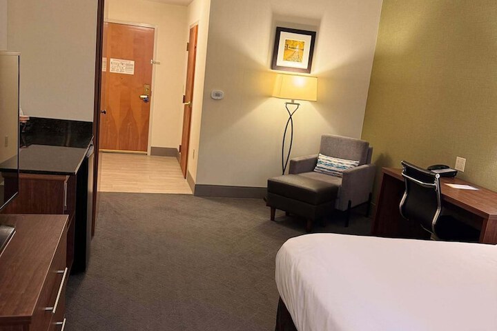 Room 32 of 52
