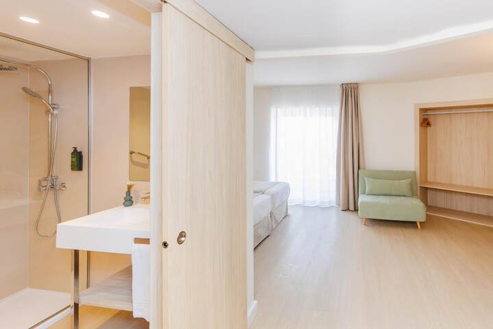 Room 36 of 149