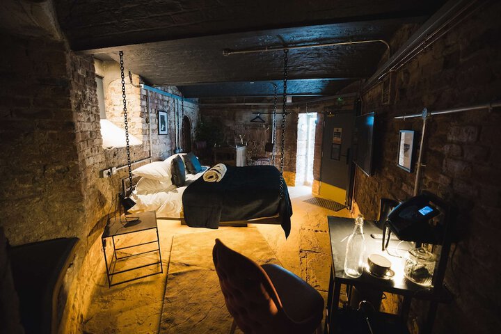 Room 14 of 84
