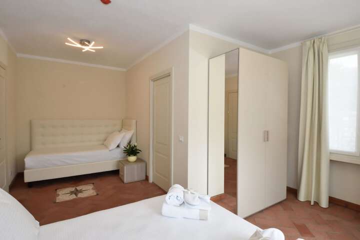 Room 7 of 123