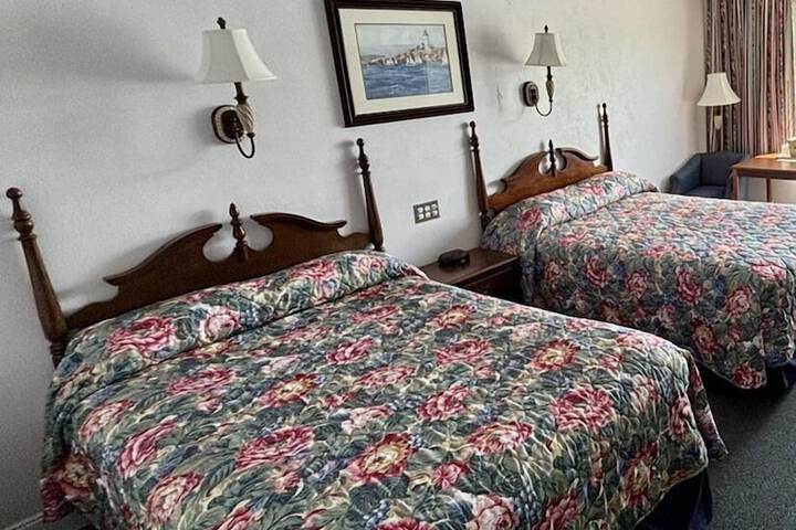 Room 6 of 32