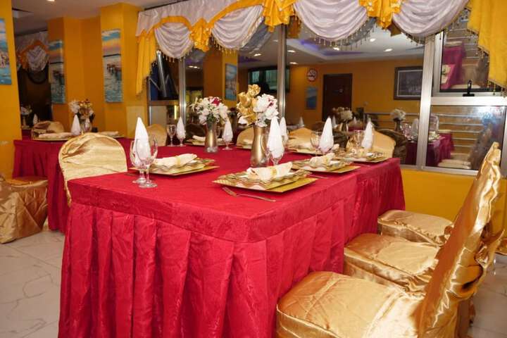 Dining 52 of 98