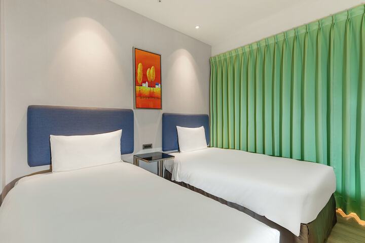 Room 54 of 162