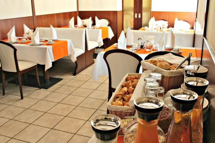 Breakfast/Coffee Service 37 of 43