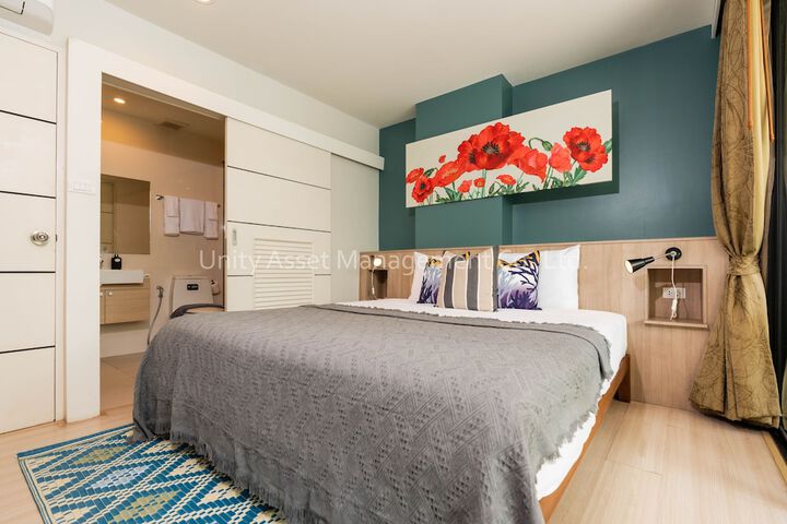Room 6 of 26