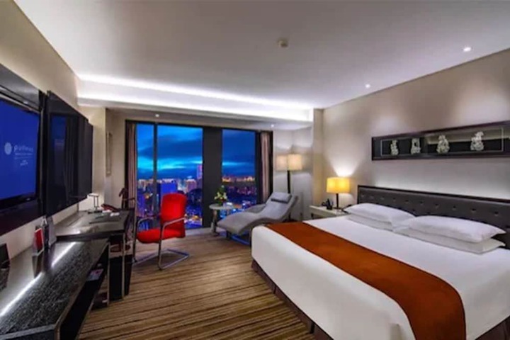 Room 15 of 92
