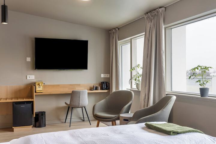 Room 4 of 49