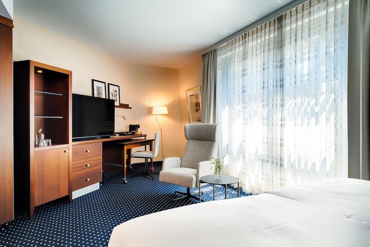 Room 73 of 116