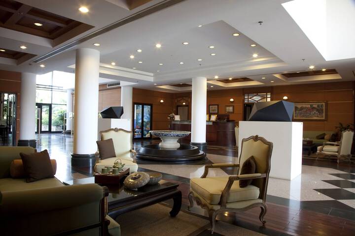 Hotel Lobby