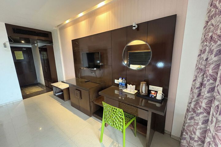 Room 37 of 65